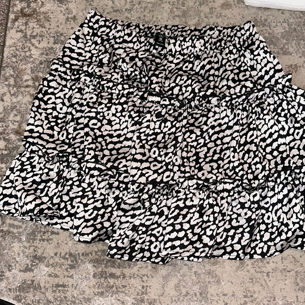 Sheehan stretchy size medium skirt